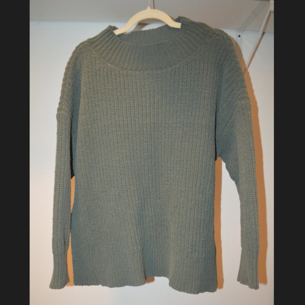 Aerie Army Green Knit Sweater
